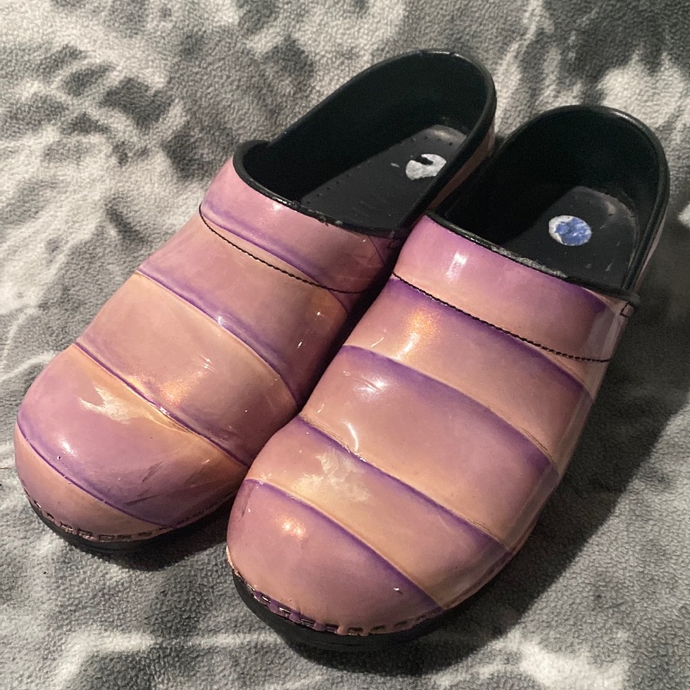 Pastel iridescent swirl clogs